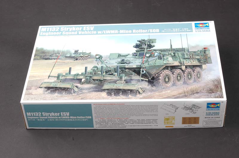 1/35 M1132 Stryker Engineer Squad Vehicle w/LWMR-Mine Roller/SOB