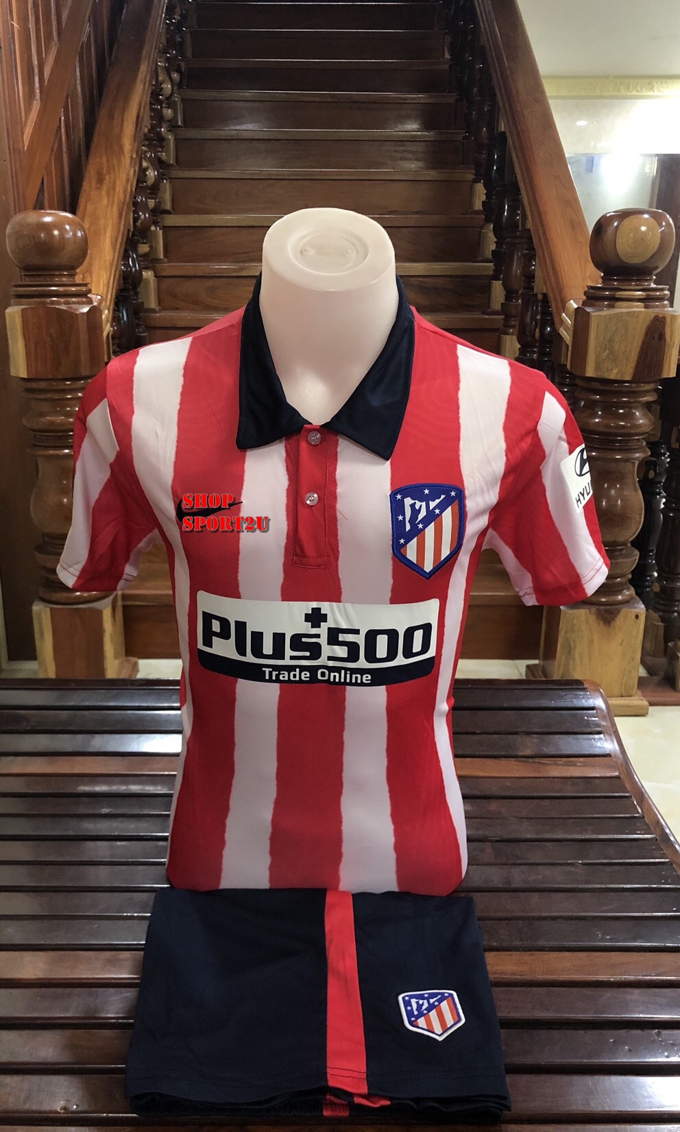 ชุดฟุตบอลแอตเลติโก มาดริด ทีมเหย้า ฤดูกาล 2020-2021