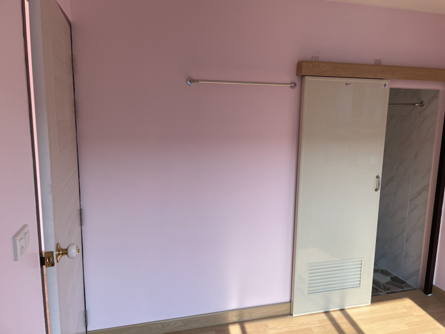 บ้านน็อคดาวน์ ขนาด 4*6 เมตร พร้อมระเบียง 2*3 เมตร 1 ห้องนอน 1ห้องน้ำ 1ห้องโถง