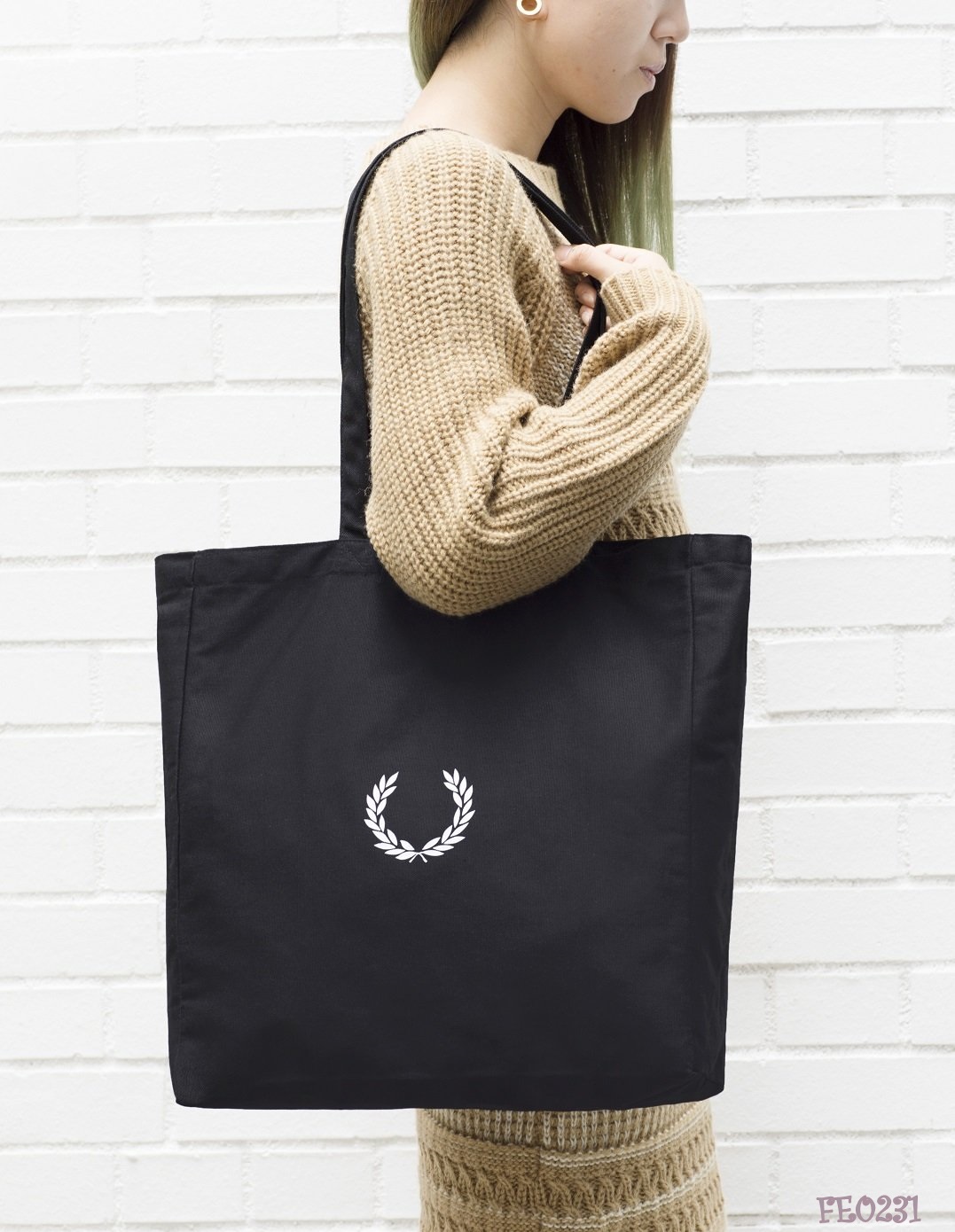 Pre-Order** รอ 10-15 วัน ** FRED PERRY 2017 AUTUMN & WINTER COLLECTION TOTE BAG BOOK