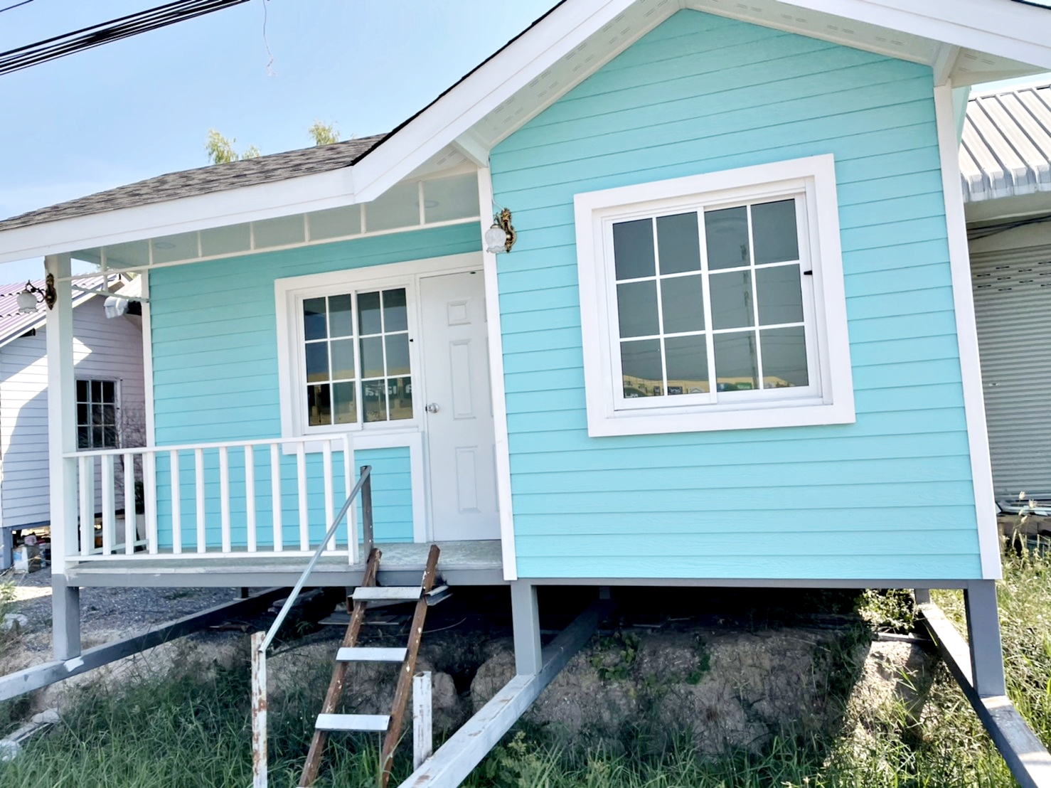 บ้านน็อคดาวน์ ขนาด 4*6 เมตร ระเบียงภายในตัวบ้าน 1ห้องนอน 1ห้องน้ำ 1ห้องโถง