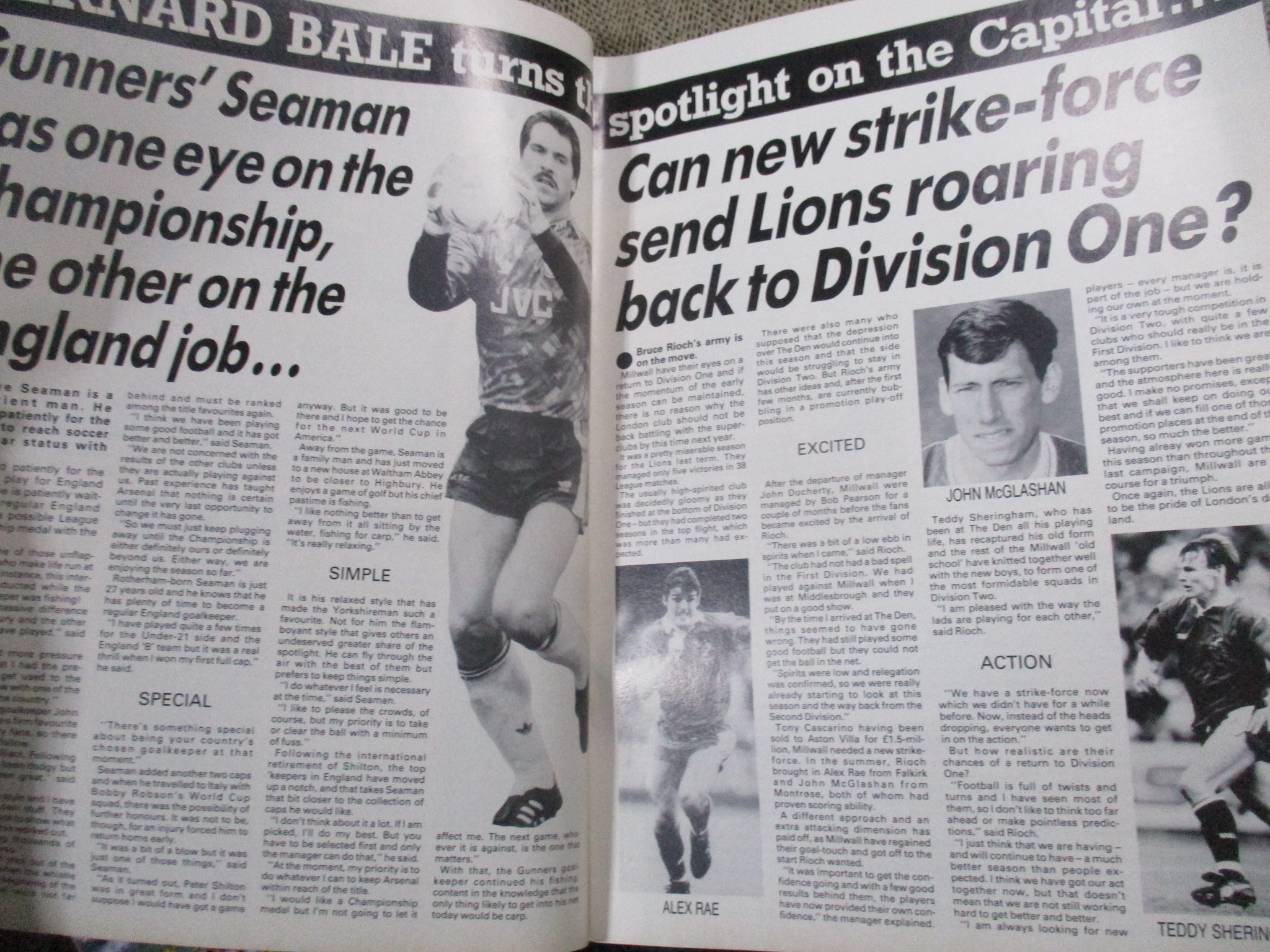 FOOTBALL MONTHLY VOL.16 NO.10 ---สตาร์ซอคเกอร์ ฟุตบอล