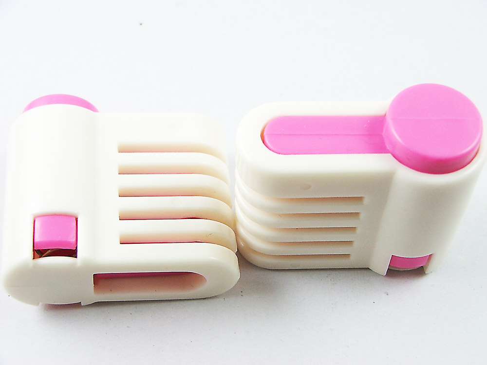 ที่ล็อคมีดตัดเค้กสีชมพูค่ะ