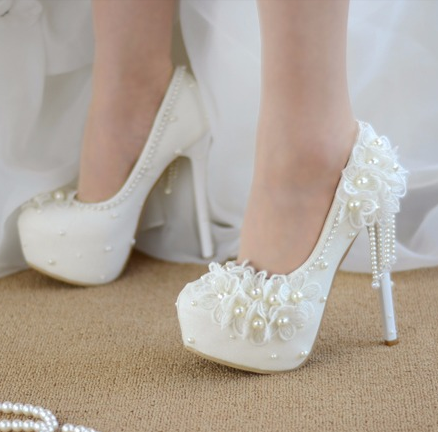 รองเท้าเจ้าสาวสีขาว ไซต์ 34-40 สูง 5.6 / 4.4 / 3.2 นิ้ว