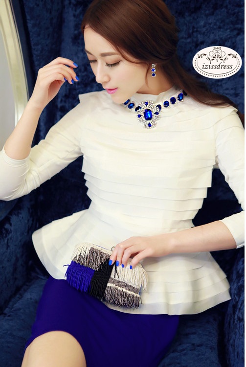 ***หมดค่ะ*** เสื้อชีฟองสีขาว ระบายเป็นชั้นคอกลมแขนยาว+กระโปรงสีน้ำเงินทรงเอ สวยเหมือนแบบ100%ค่ะ