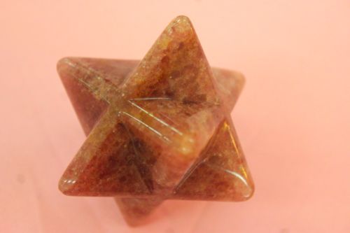 เมอร์คาบาหินสตรอว์เบอร์รี่ควอคซ์ (Strawberry Quartz Markaba)