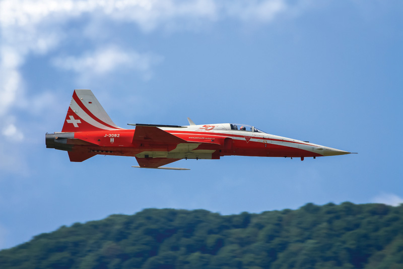 1/72 F-5E TIGER ll PATROUILLE SUISSE
