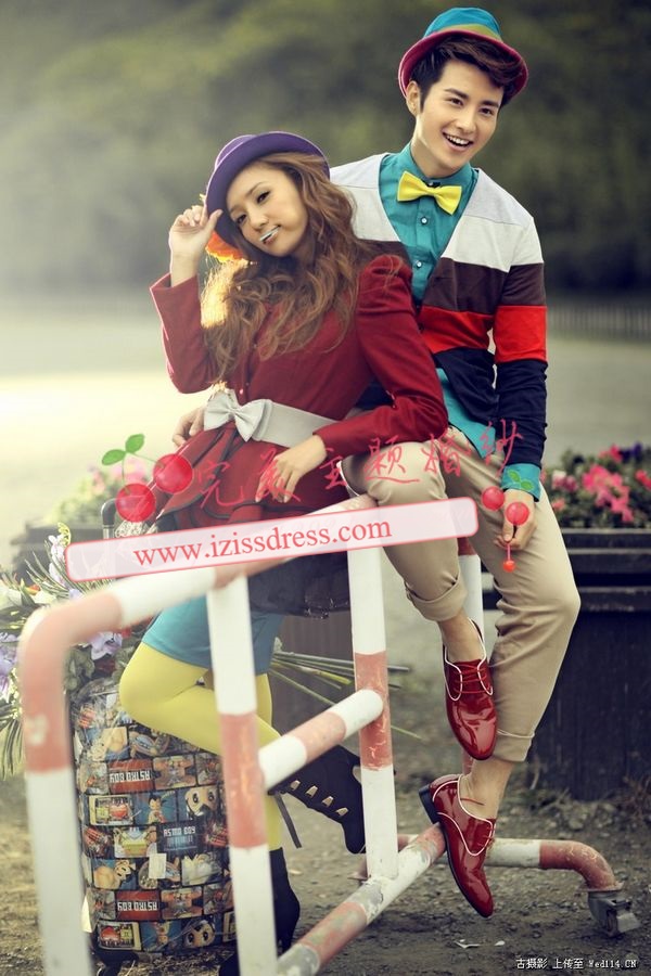 ***พรีออเดอร์***ชุดพรีเว็ดดิ้ง(Pre Wedding) ธีม colorful สีแดงสลับเขียว