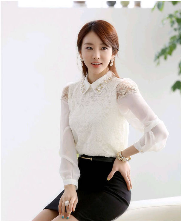 ***หมดค่ะ*** เสื้อทำงานแขนยาวสีขาว ผ้าชีฟองผสมลูกไม้ มีกระดุมที่หลังคอ มีซับใน เหมือนแบบค่ะ