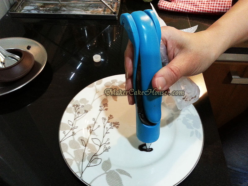 อุปกรณ์แต่งหน้าเค้ก วิธีแต่งหน้าเค้ก E-Z Deco