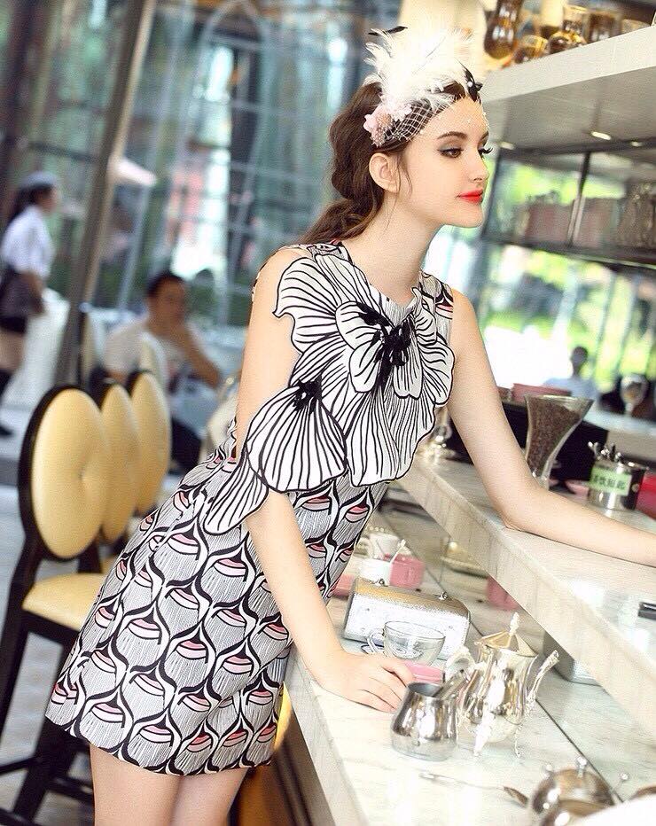 ***หมดค่ะ***เดรสผ้าพิมพ์ลายแขนกุด ดีไซน์เก๋ช่วงอก สินค้าเกรดพรีเมียม งานตัดเย็บเรียบร้อย คุณภาพดีสวยเหมือนแบบค่ะ