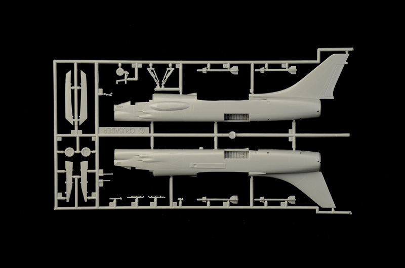 1/72 F-8E Crusader