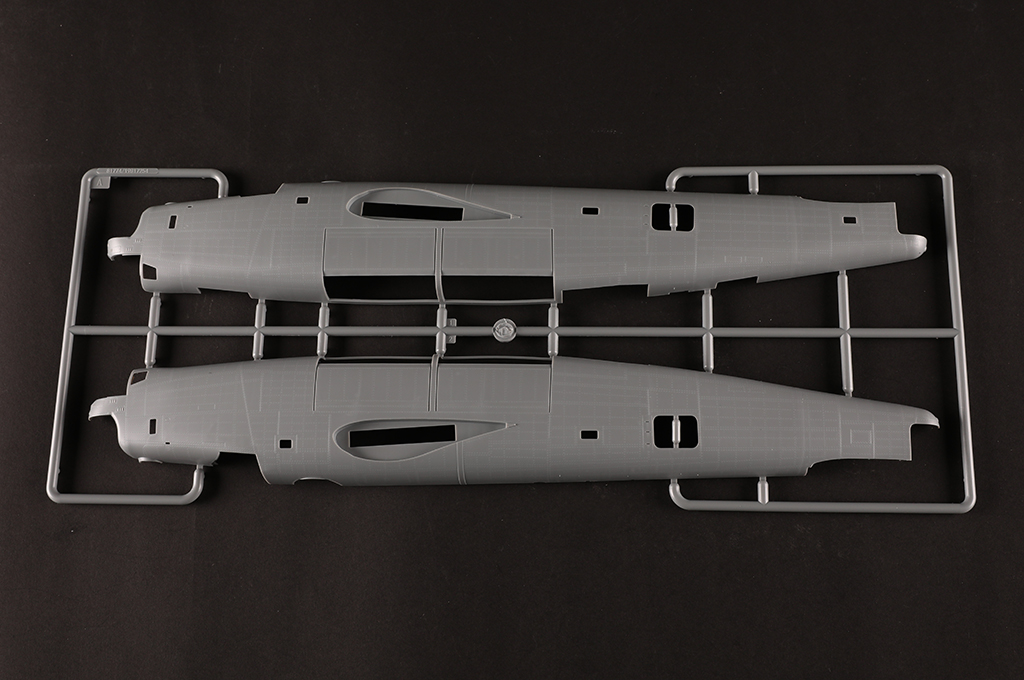 1/48 US B-24J Liberator
