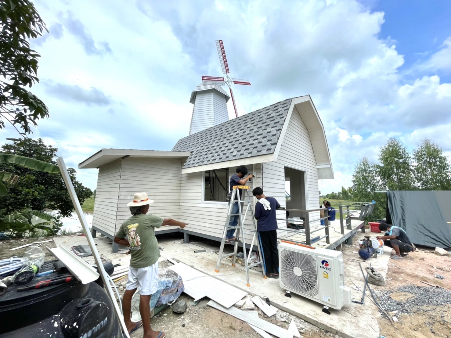 บ้านกังหันลม ขนาดกว่า 50 ตารางเมตร ใหม่ล่าสุด กังหันหมุนได้จริง