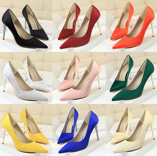 รองเท้าคัทชูผ้าซาติน ไซต์ 34-43 สีดำ/แดงเข้ม/แดง/ส้ม/เหลือง/เทา/ชมพู/เขียว/แชมเปญ