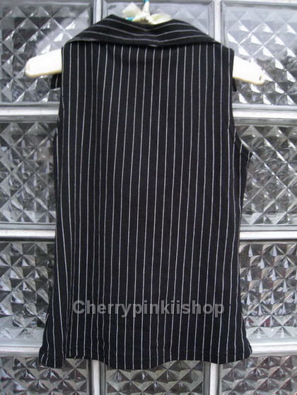 เสื้อแฟชั่น คอปก แขนกุด สีดำ ลายทางขาว เนื้อผ้ายืดได้ ใส่สบาย