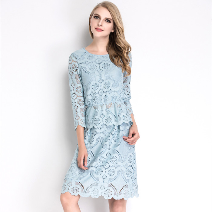 **หมดค่ะ**ชุดลูกไม้แขนยาวสีฟ้าใส่ทำงาน เพื่อนเจ้าสาว แบ่งเ็นเสื้อ+กระโปรง ฉลุลายดอกไม้ สวยคุณภาพดีเหมือนแบบค่ะ