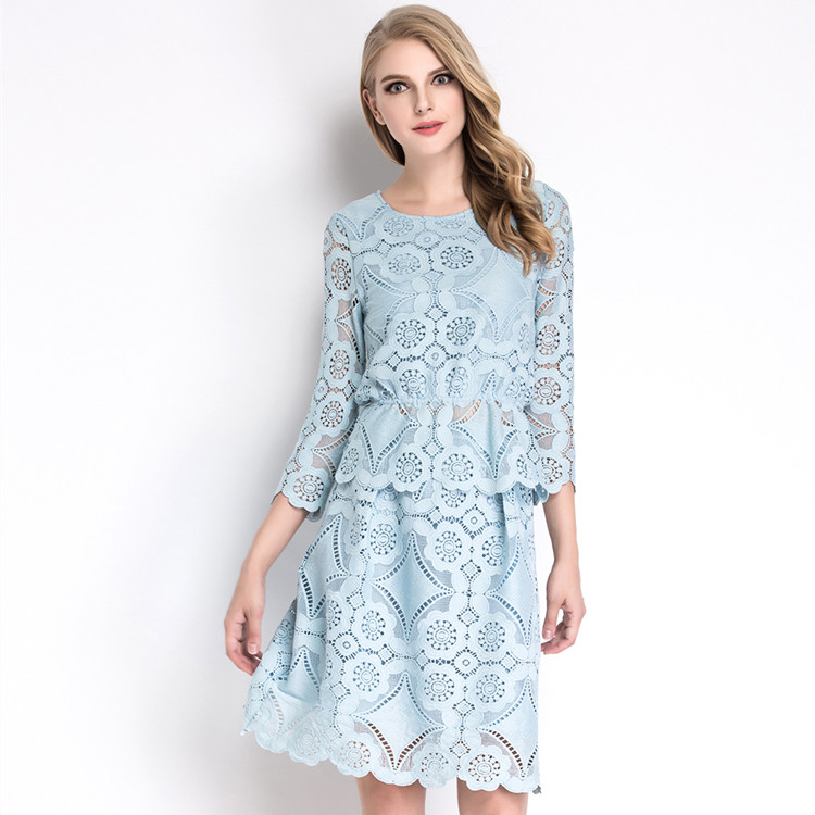 **หมดค่ะ**ชุดลูกไม้แขนยาวสีฟ้าใส่ทำงาน เพื่อนเจ้าสาว แบ่งเ็นเสื้อ+กระโปรง ฉลุลายดอกไม้ สวยคุณภาพดีเหมือนแบบค่ะ