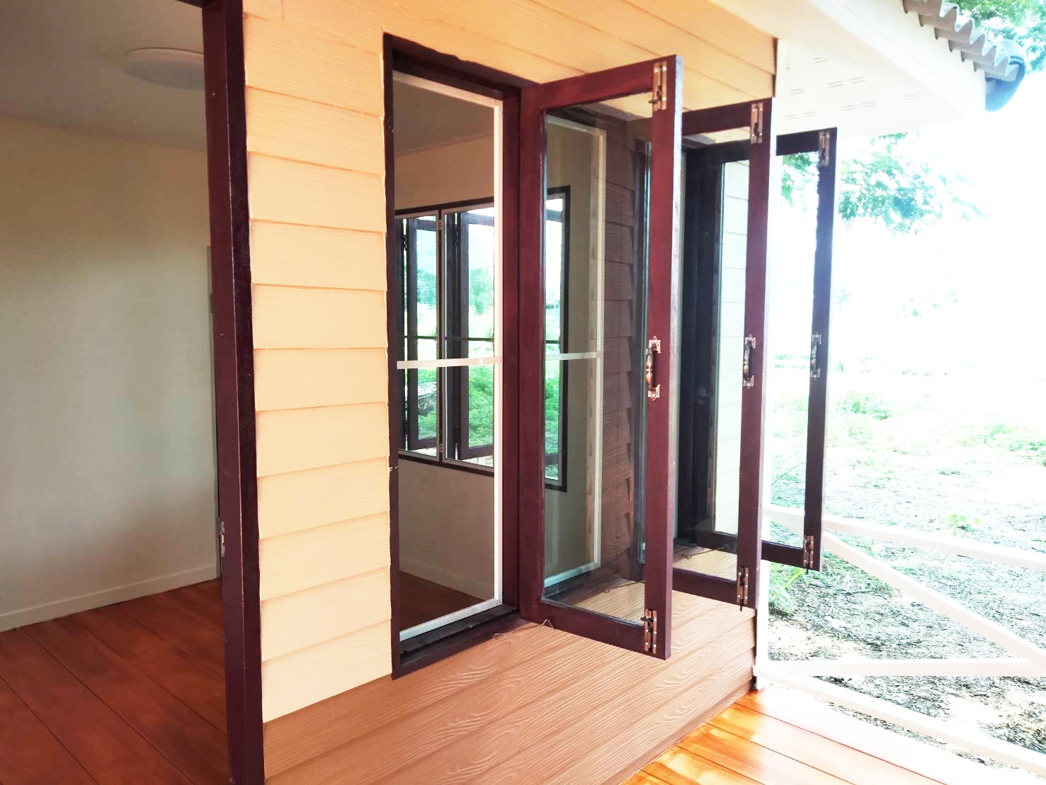 บ้านน็อคดาวน์ ขนาด 4*6 และ 3*4 พร้อมระเบียงกลางบ้าน