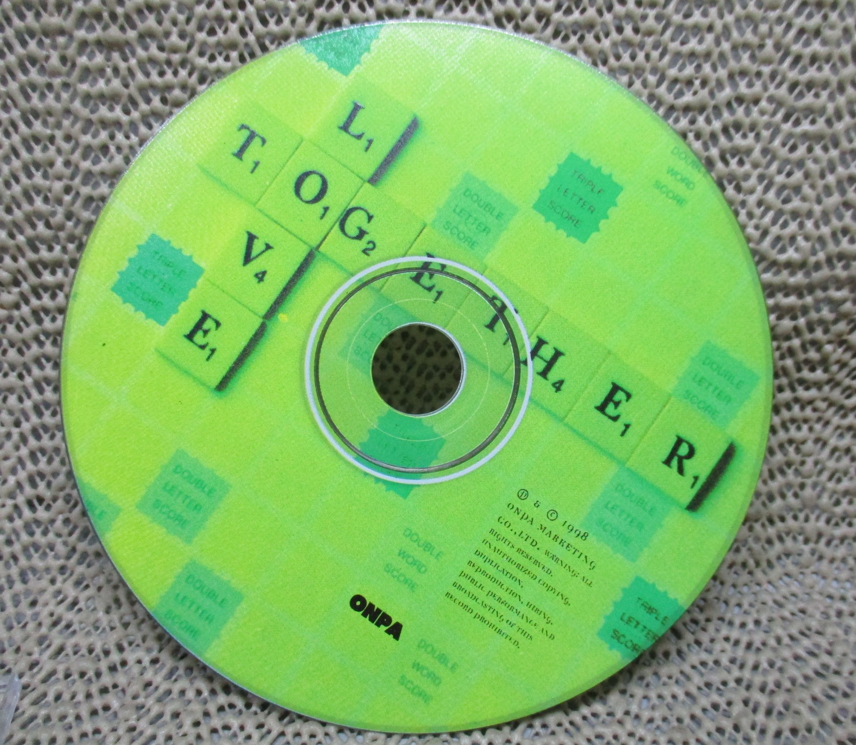 ซีดีเพลงไทยสากล รวมฮิต อัลบั้ม LOVE TOGETHER // ปกสวย แผ่นสวย มีรอยนิดเดียว