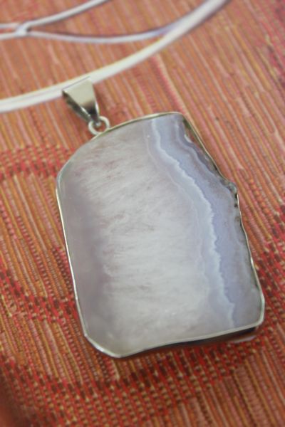 จี้บูลเลซอาเกต (Blue lacagate Pendant)