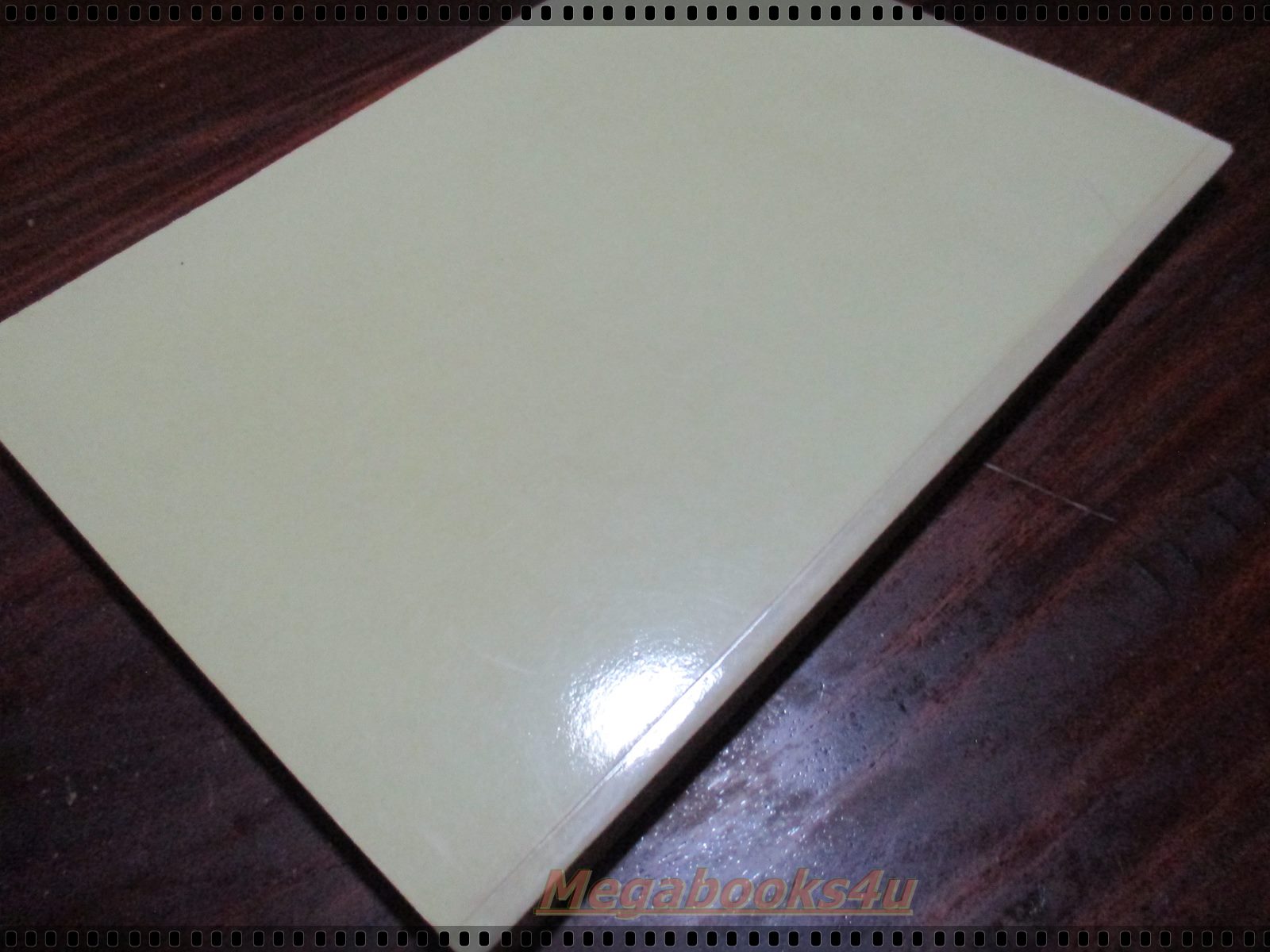 ดอกไม้เทิดพระเกียรติราชินี ไม้มงคล อนุสรณ์งานพระราชทานเพลิงศพ พลโท การุณ ฉายเหมือนวงศ์