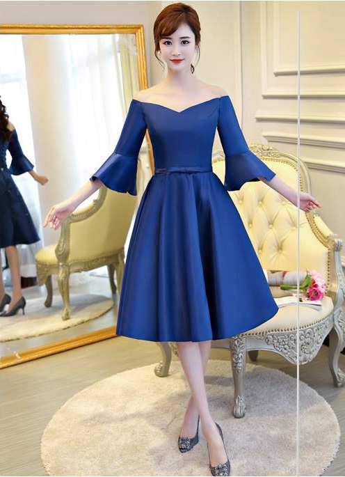 **หมดค่ะ**เดรสออกงานสุดหรู ผ้าไหมเนื้อดี เงาสวย สีน้ำเงิน ดีไซน์สวย เปิดไหล่ แขนยาวสี่ส่วน ปลายแขนระบาย คาดเอวด้วยผ้ารูปโบว์ กระโปรงทรงเอ สวยมากๆค่ะ