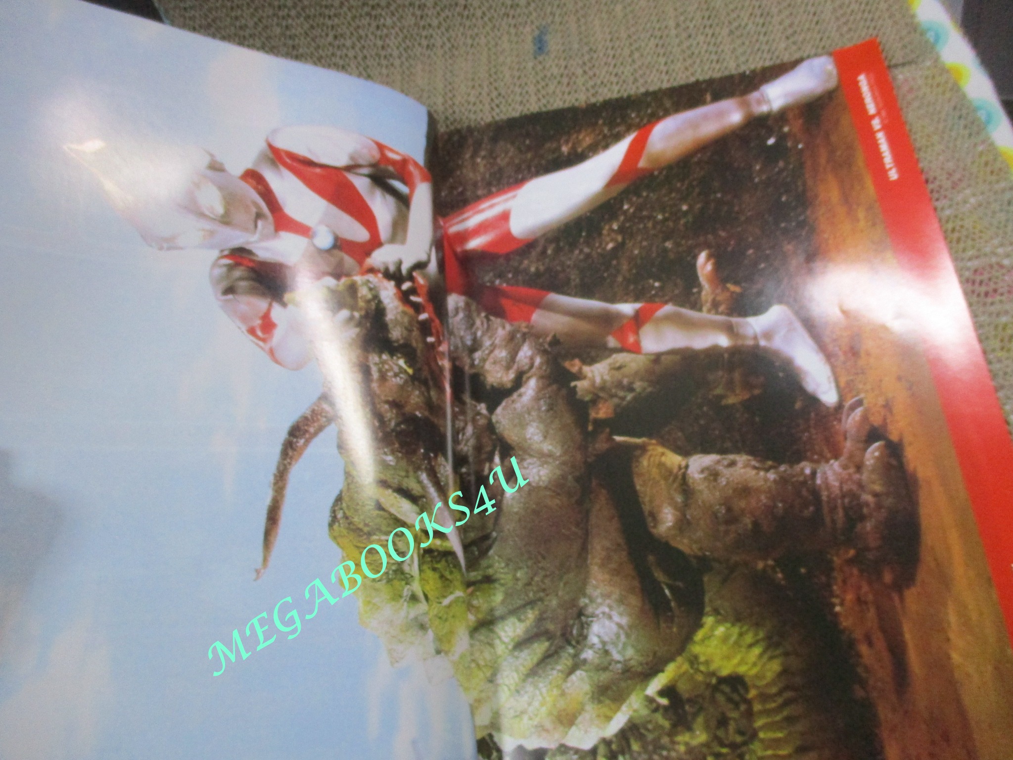 ทีวีแมกกาซีน HERO ฉบับที่025/2554 ยอดมนุษย์อุลตร้าแมน