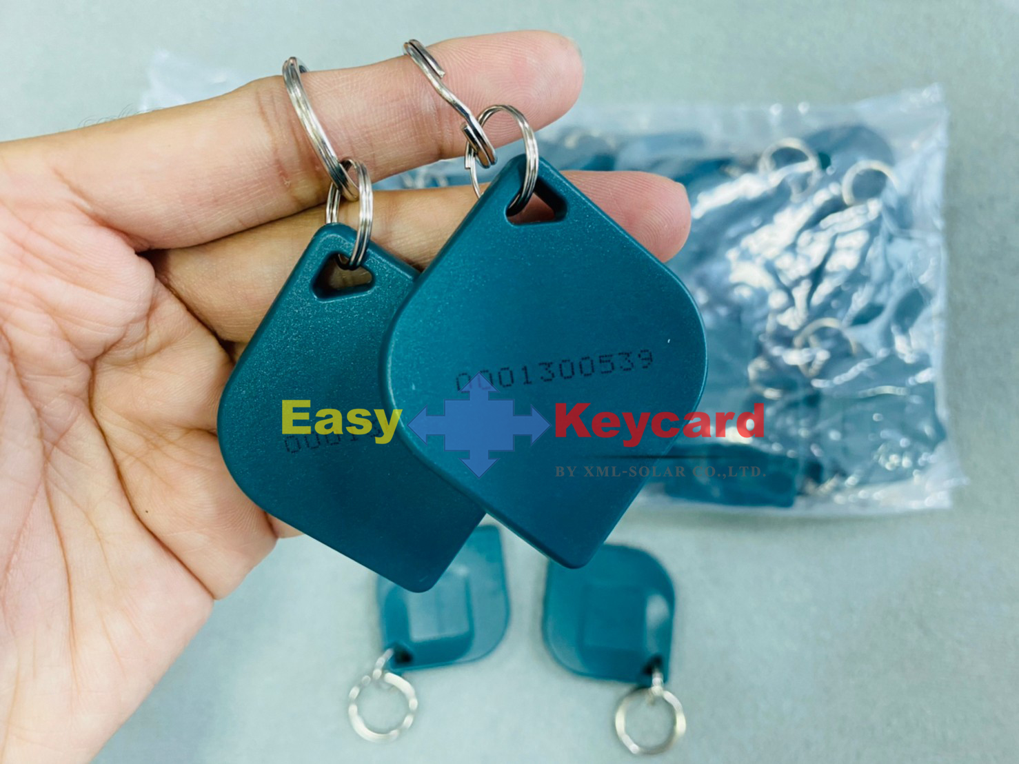 พวงกุญเเจคีย์การ์ด Keytag สีเขียว (Proximity 125Khz.) (เเบบใบไม้ ยี่ห้อ mango)