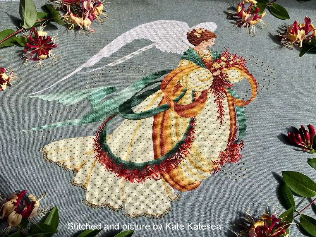 Lavender & Lace ชุดปัก Angel of Autumn(ผ้าไอด้า 14 Ct.)