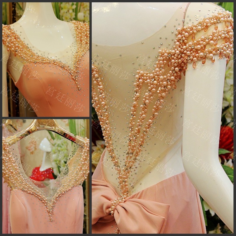 ***พร้อมส่งสีฟ้า ไซส์ L**ชุดราตรีเดรสยาวสีฟ้า ประดับคริสตัสผสมเพชร มุก และเลื่อมหรูหราไฮโซ ช่วงอกและไหล่ซีทรู ดีเทลด้านหลังประดับโบว์ เข้ารูปสวยเหมือนแบบค่ะ