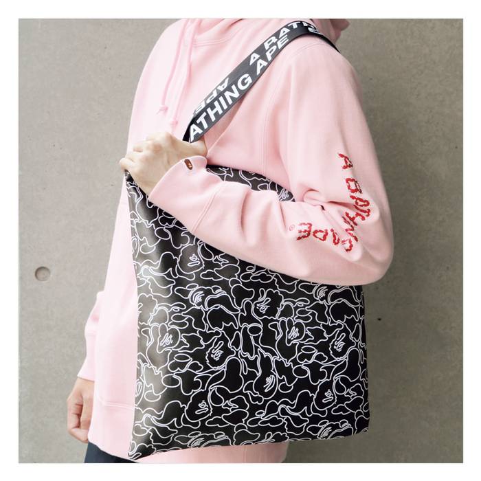 (มีกล่อง) A BATHING APE 2018 AUTUMN/WINTER COLLECTION WITH APPENDIX Big Tote Bag กระเป๋าสะพายPU ซับผ้าสายกระเป๋าเป็นผ้า ใบใหญ่แข็งแรง