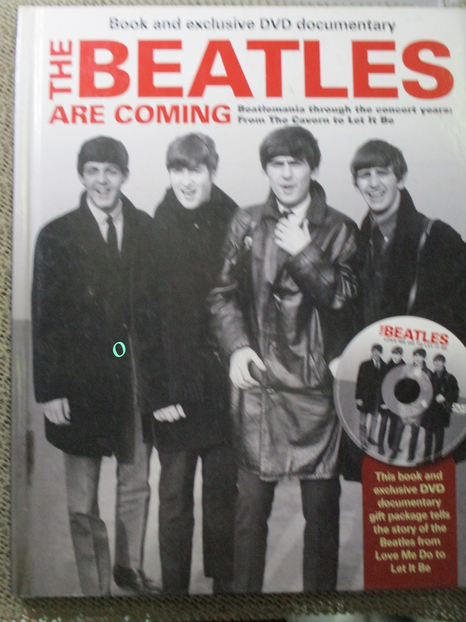 หนังสือประวัติ วงเดอะบีเทิลส์ THE BEATLES ARE COMING + CD