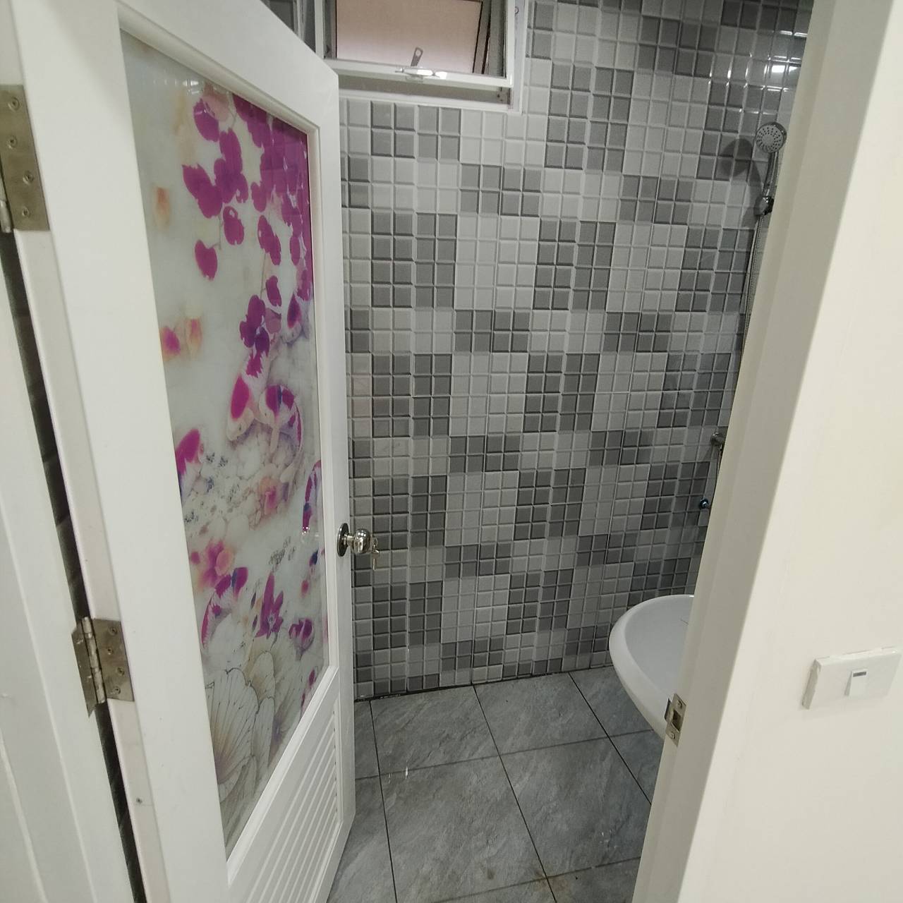 บ้านน็อคดาวน์ ขนาด 4*6 เมตร และมีครัวต่อด้านข้าง ขนาด 3*2 เมตร