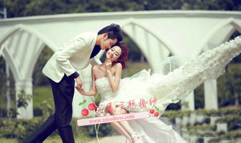 ***พรีออเดอร์***ชุดพรีเว็ดดิ้ง(Pre Wedding) เดรสเกาะอกสีขาวผ้าลูกไม้+สูทสีขาว