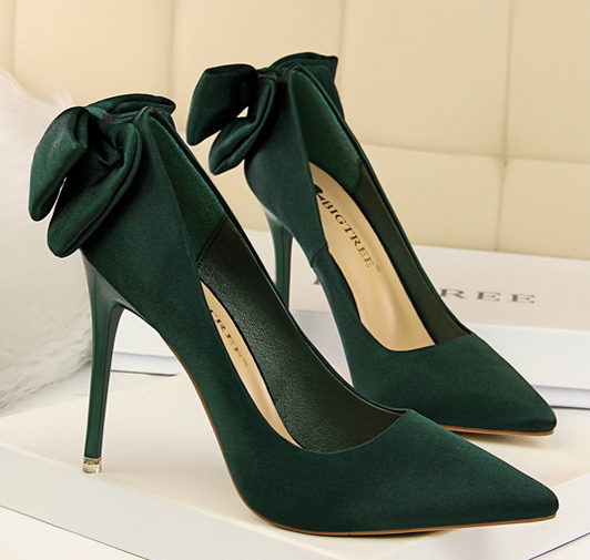 รองเท้าคัทชูส้นสูงผ้าซาตินติดโบว์หลัง ไซต์ 34-40 สีแดง/ดำ/กรม/เทา/ชมพู/เขียว/แดงเลือดหมู
