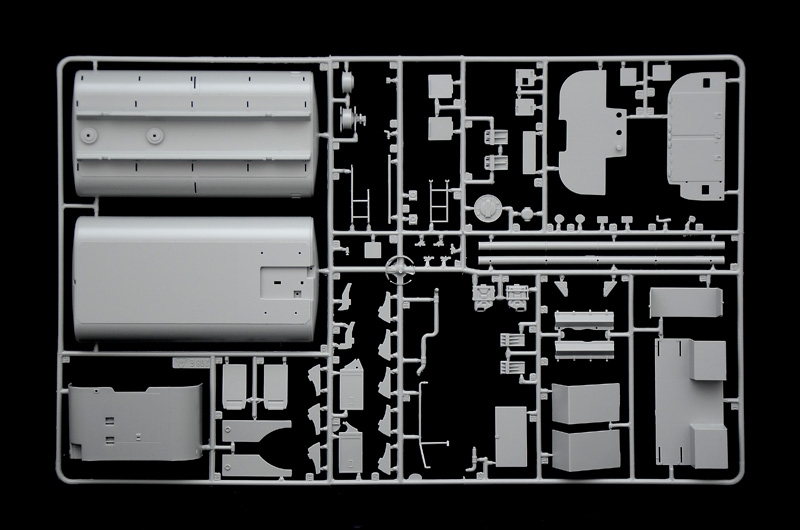 1/35 M978 FUEL SERVICING TRUCK