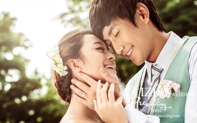 ***พร้อมส่ง***ชุดคู่ถ่ายพรีเวดดิ้ง (prewedding dress) & ชุดแต่งงานแฟนซี (Fancy wedding dress)ชายหญิง "ธีมสีขาว-เขียว"