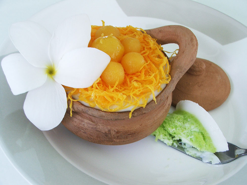 Maker Cake House สูตรและวิธีทำเค้กชิฟฟ่อนใบเตยฝอยทอง