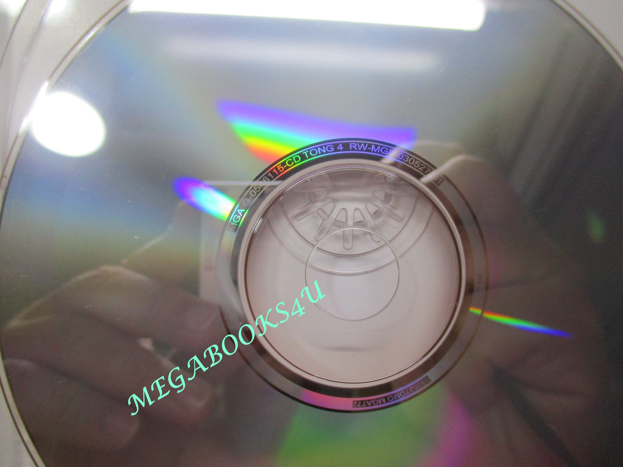 ซีดีเพลงไทยสากล ตอง ภัครมัย โปตระนันทน์ อัลบั้ม ตอง4 // ปก และ แผ่น สวย