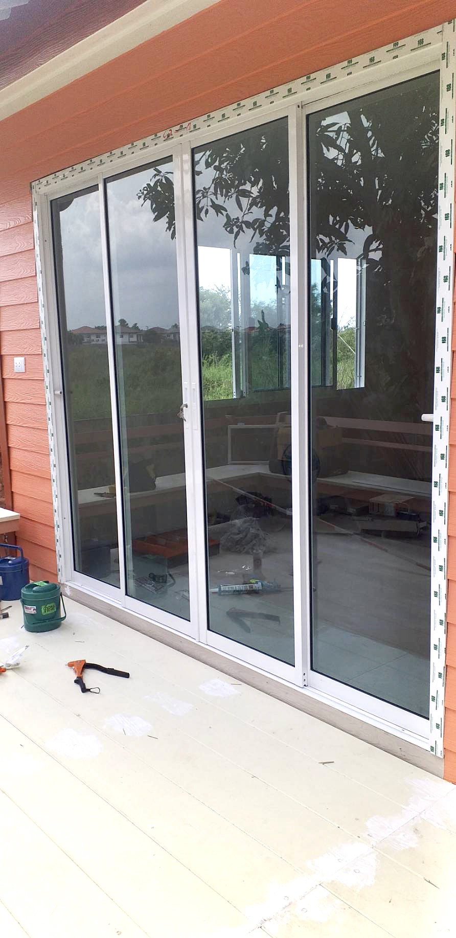 บ้านน็อคดาวน์ ทรงปั่นหยา ขนาด 4*6 เมตร พร้อมระเบียง 2*3 เมตร ชุดประตูสไลด์