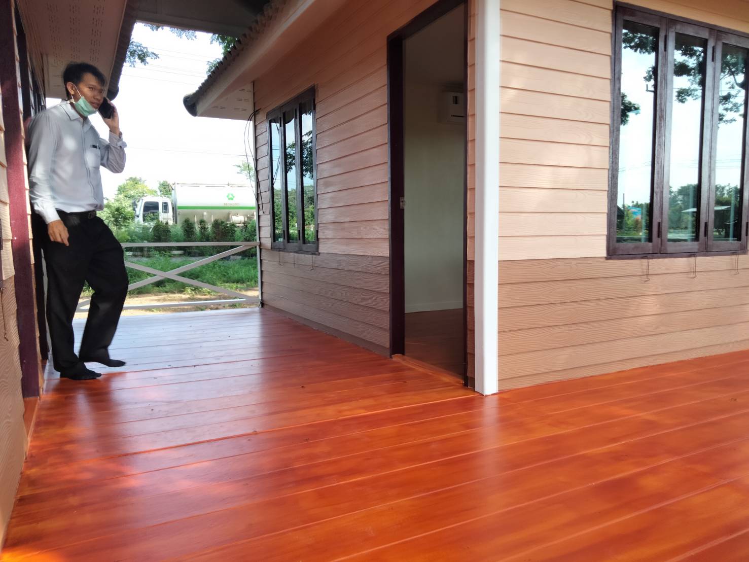 บ้านน็อคดาวน์ ขนาด 4*6 และ 3*4 พร้อมระเบียงกลางบ้าน