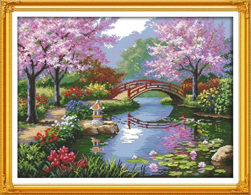 ชุดปักจีน Beautiful Scenery of Park