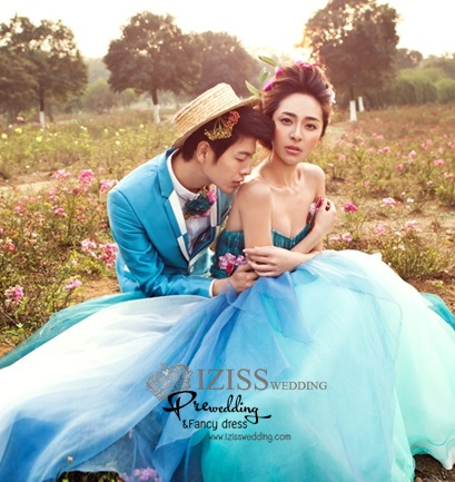 ***พรีออเดอร์***ชุดคู่ถ่ายพรีเวดดิ้ง (prewedding dress) & ชุดแต่งงานแฟนซี (Fancy wedding dress)ชายหญิง สไตล์ colorful "ธีมสีเขียว-ฟ้า"