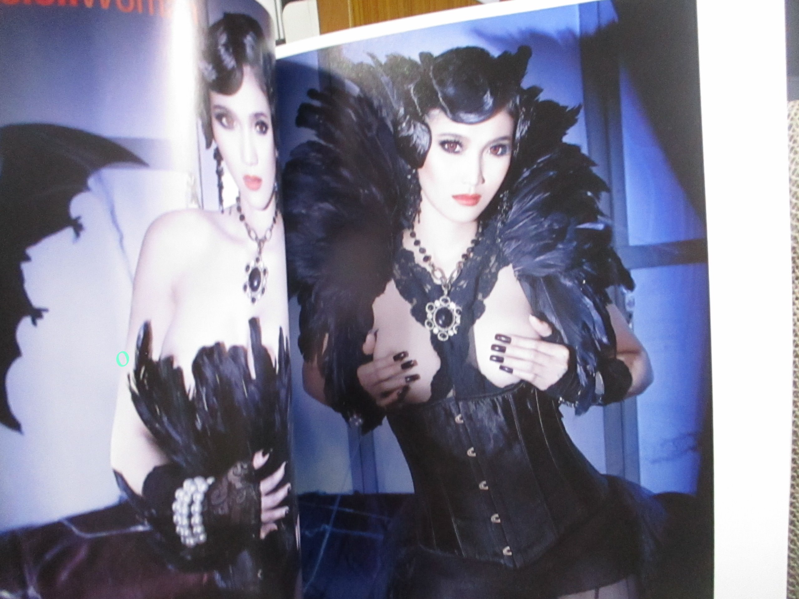 นิตยสาร W MAGAZINE ฉบับ 04