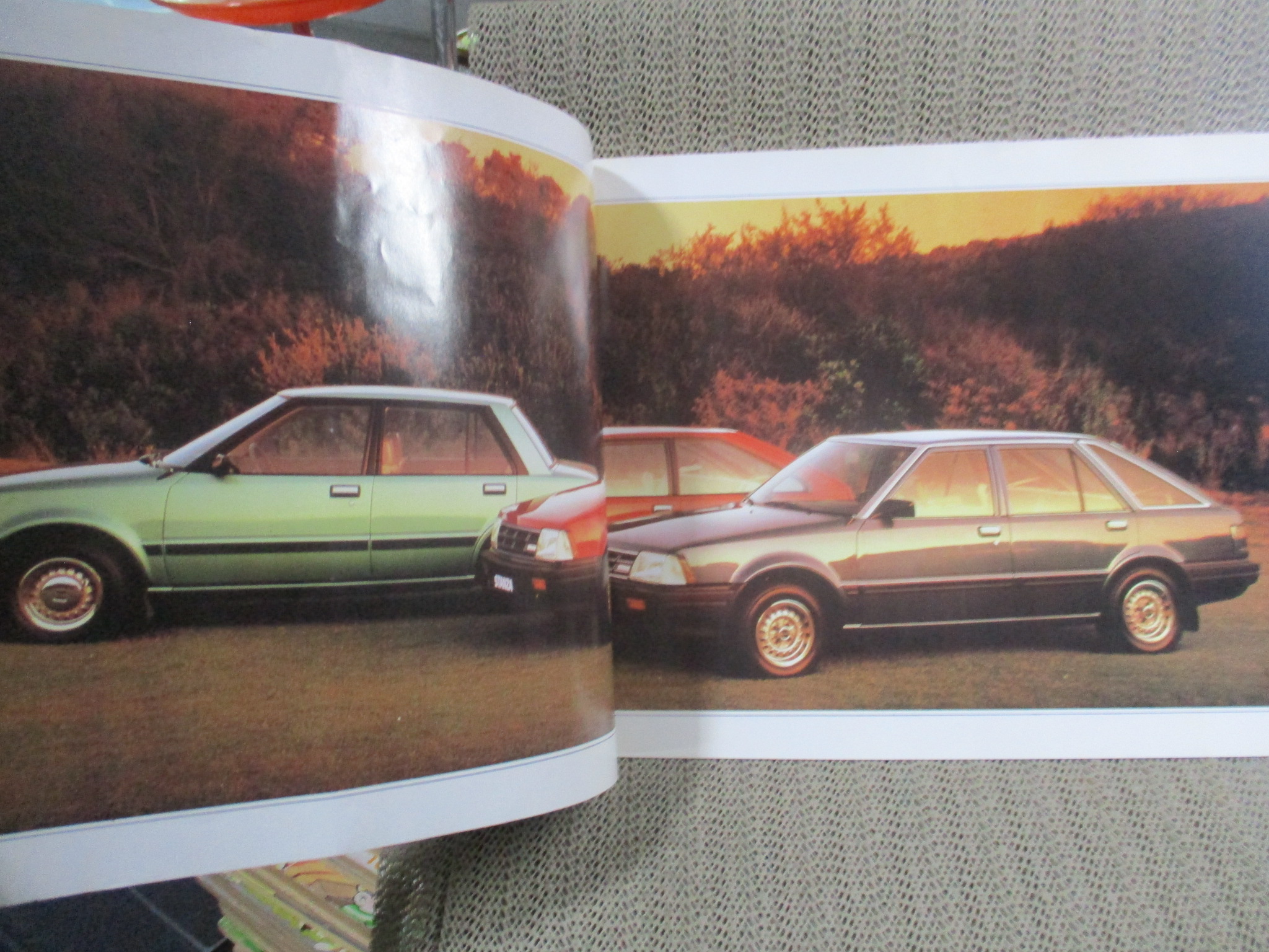 โบรชัวร์ แผ่นพับโฆษณา NISSAN STANZA FX / ขนาด 21.0 * 29.0 ซม. / 12หน้ารวมปก / หน้า9-10มีตัดภาพแหว่งไป/ 170บาท