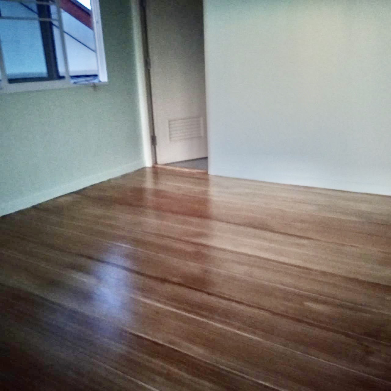 บ้านหลังนี้ ขนาด 3*5.5 ระเบียงด้าน 3 เมตร ยาว 1*3 เมตร ยกสูง 2.20 เมตร