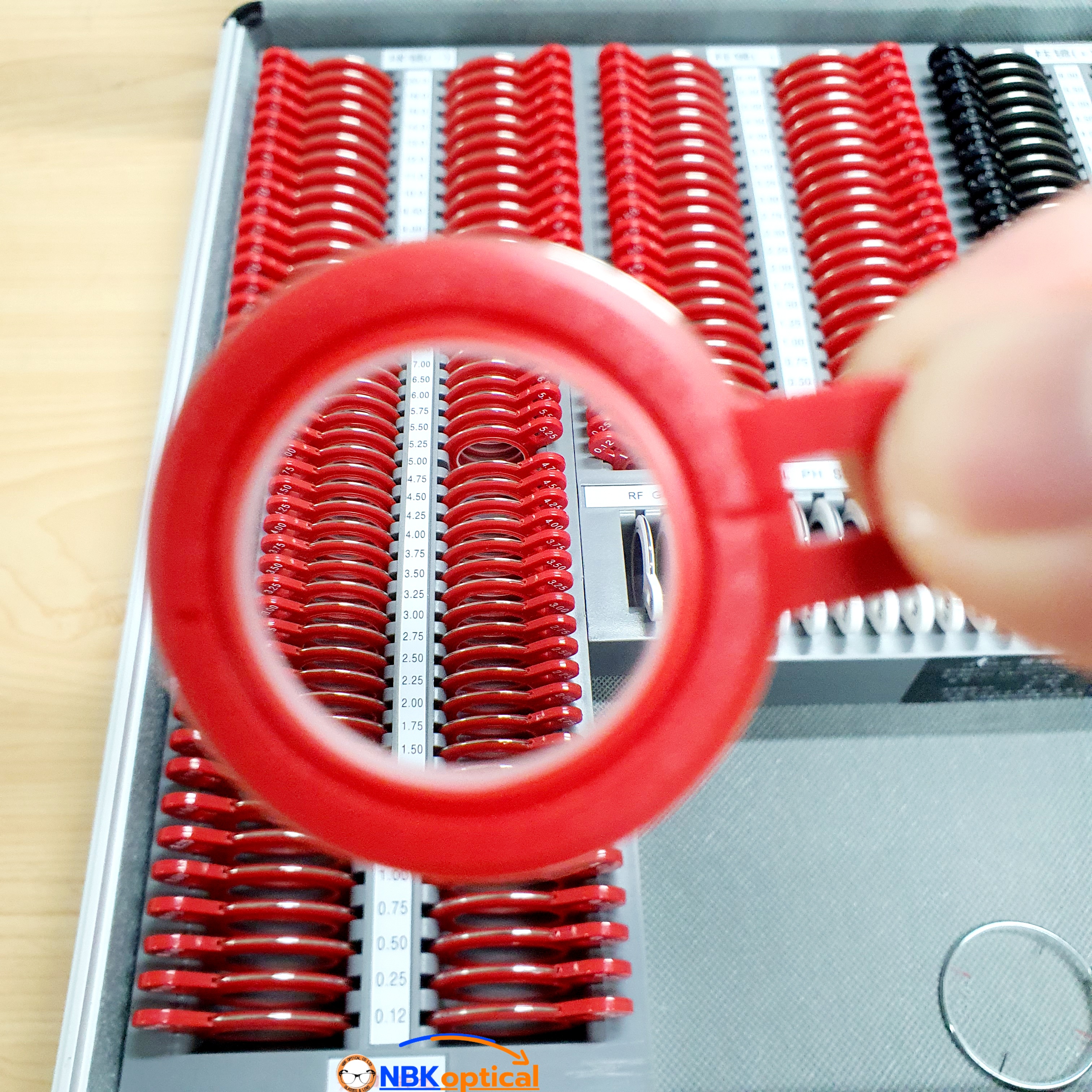 Trial lens set เลนส์เซ็ท ขอบพลาสติกริมโลหะ เลนส์กระจก (PT L) +-2000 (กล่องอะลูมิเนียม) + (ครอสไซเลนส์เดอร์)