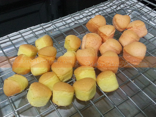 พักวาเลนไทน์เค้กป๊อปไว้ให้เย็น