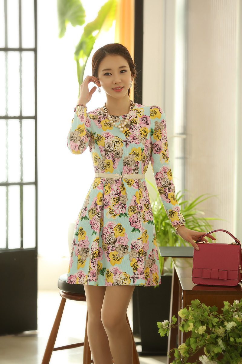 ***หมดค่ะ***เดรสแขนยาวผ้าพิมพ์ลายดอกไม้สีฟ้า เข้ารูปสวย หวานมากๆค่ะ